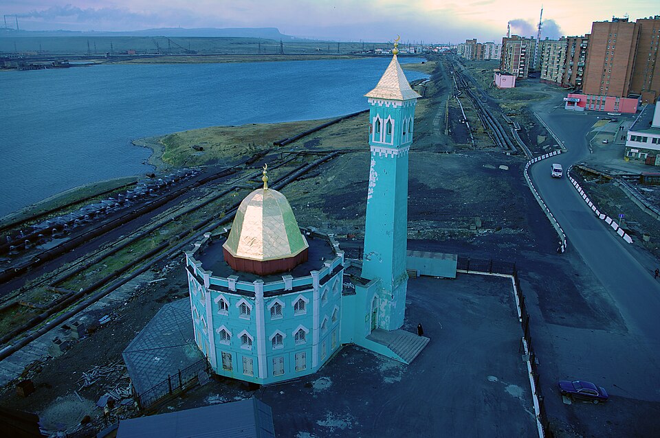 Fayl:Norilskmosque.jpg