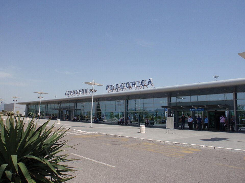 Fayl:Podgorica airport.jpg