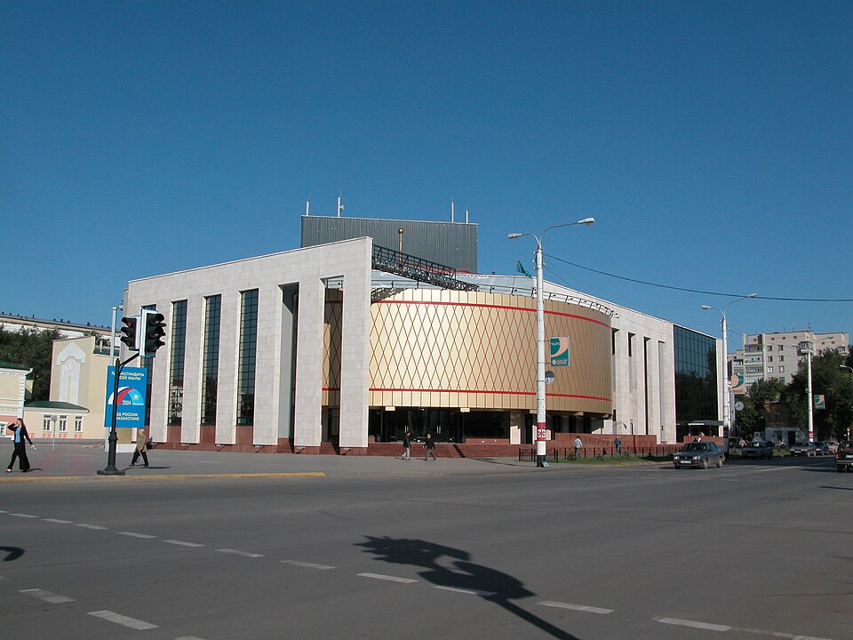 Fayl:Uralsk Kazakh Drama Theatre.JPG