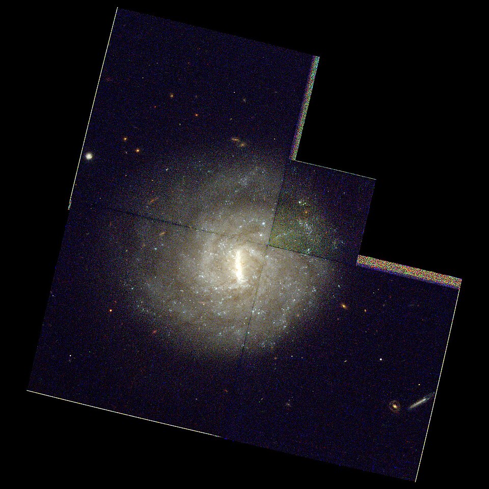 Fayl:Ngc4416-hst-R814G606B450.jpg