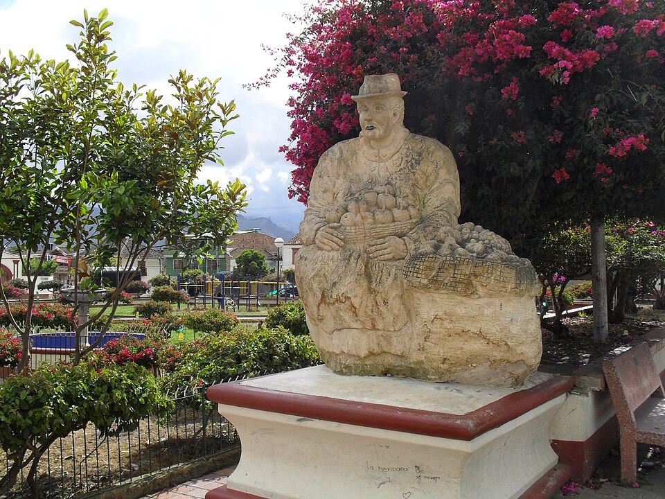Fayl:Nuevo Colon Campesino.jpg