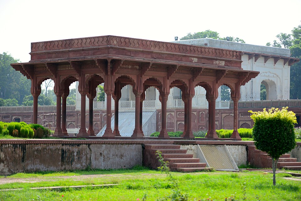 Fayl:Shalimar Gardens - Aunzee 48.jpg