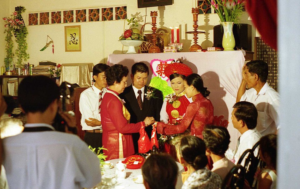 Fayl:VNese country wedding.jpg