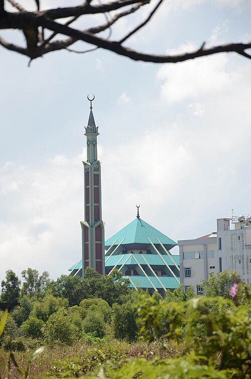 Fayl:Batam Great Mosque.jpg
