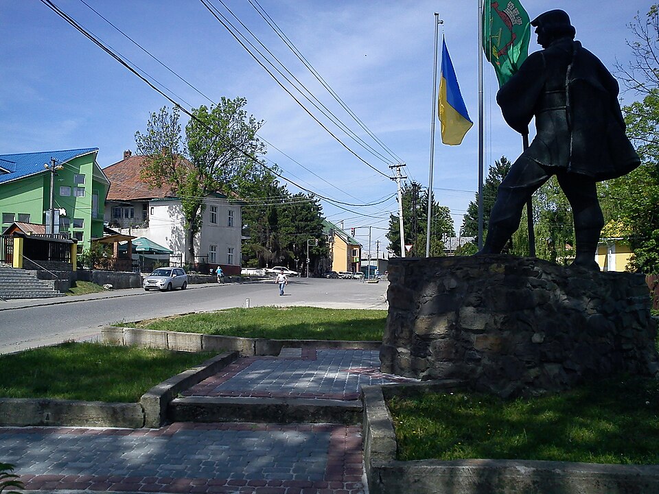 Fayl:Bushtino centre.JPG