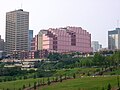 Canada Place Building, Edmonton, Alberta, Kanada (1988) post-modernistik uslubdagi hukumat idorasi binosi.