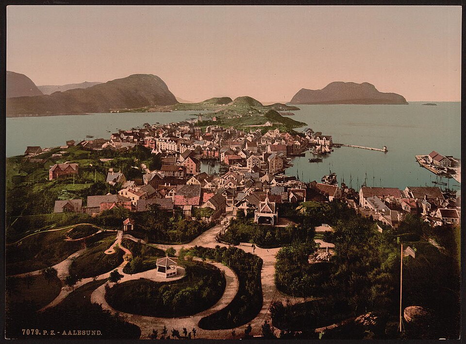 Fayl:General view, Alesund, Norway.jpg