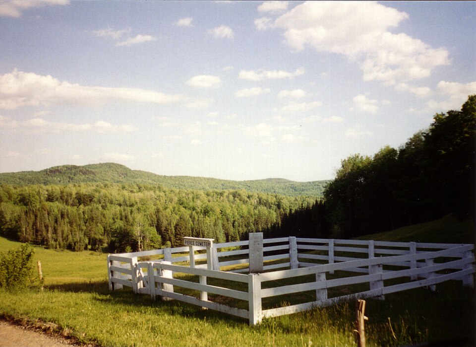 Fayl:Pierce Cemetery.jpg