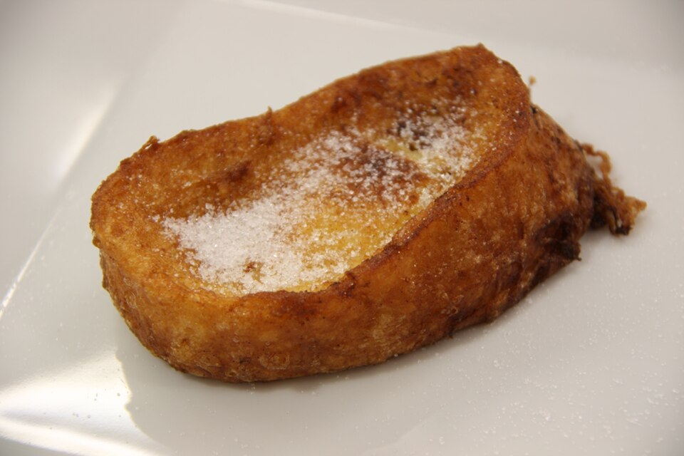 Fayl:Torrija con azúcar.jpg