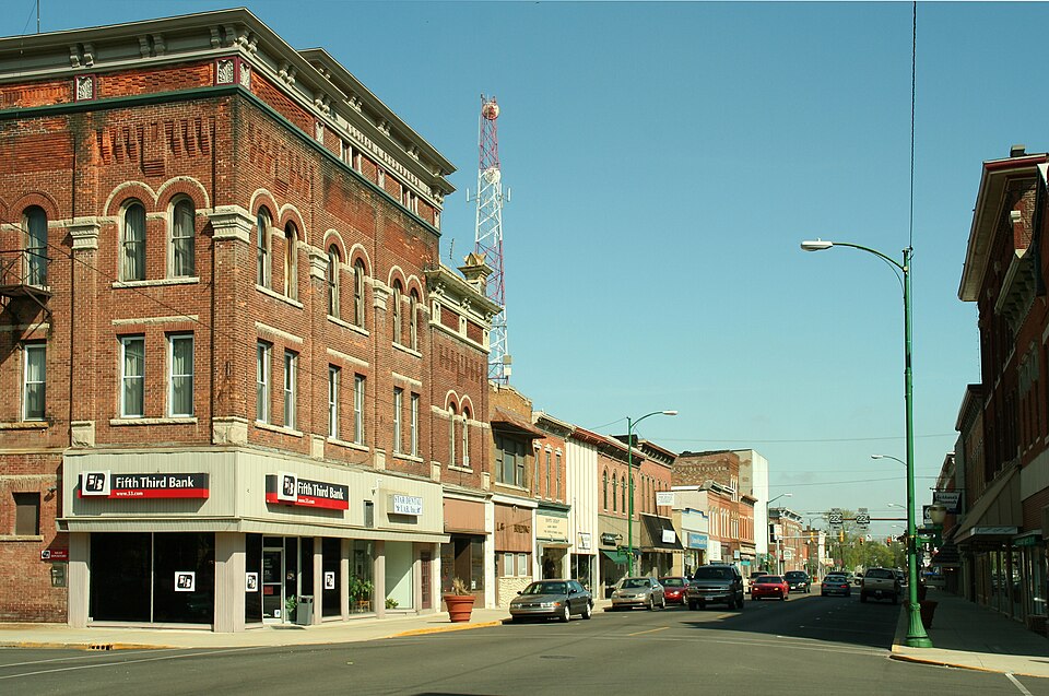Fayl:Decatur-indiana-downtown-2006.jpg