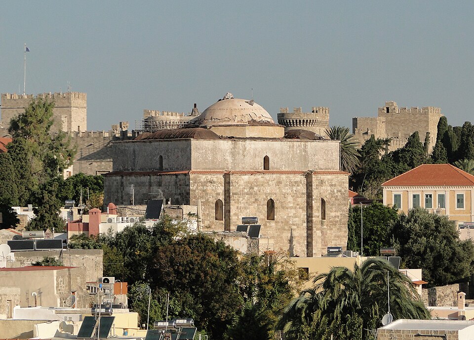 Fayl:Mustafa Pasha Mosque (Rhodes) 03.jpg