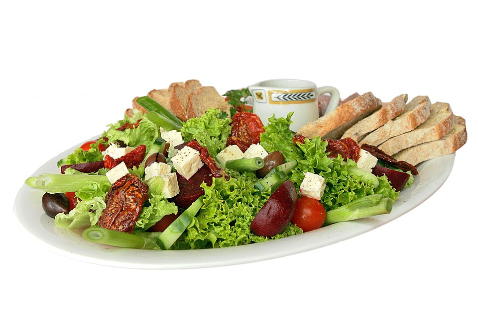 Fayl:Salad platter.jpg