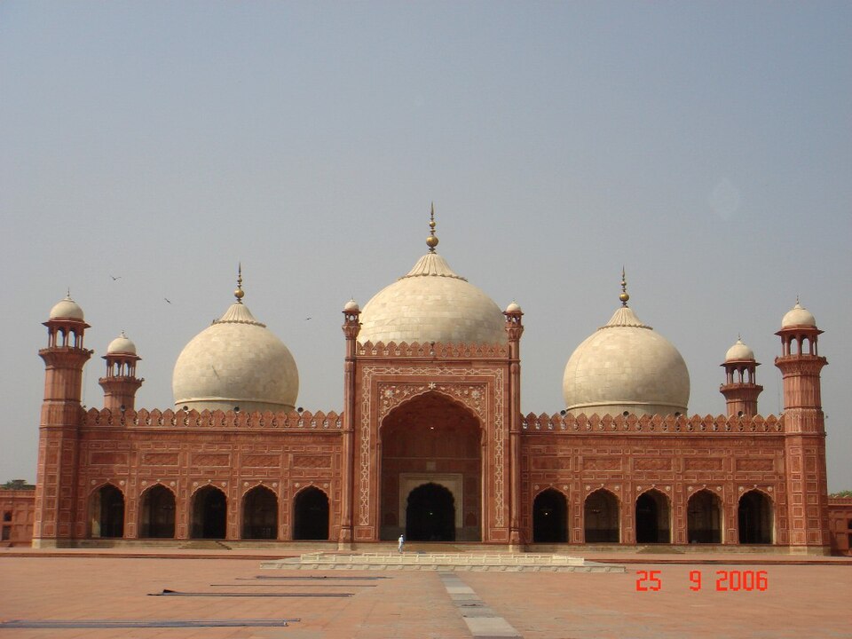 Fayl:Shahi Mosque 3.jpg