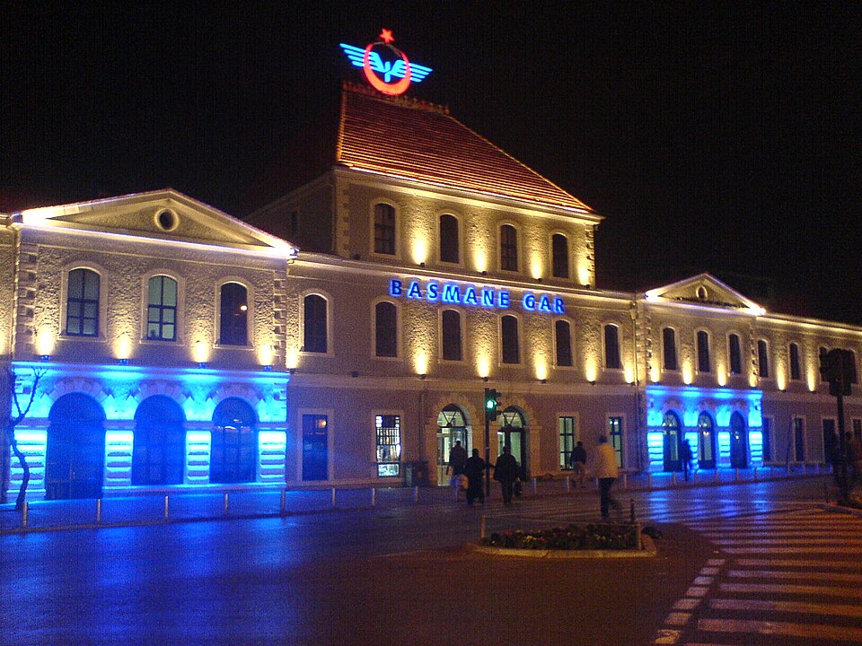 Fayl:Basmane Gar, Izmir.jpg