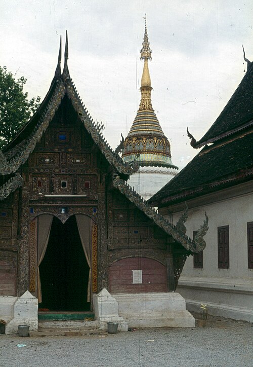 Fayl:Chiang Mai-16-Tempel-Chedi-1976-gje.jpg