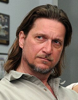 Don McManus (Niqoblangan askar)