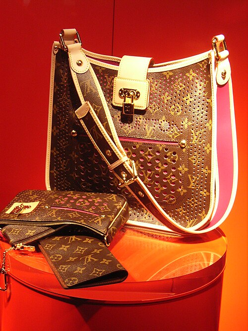 Fayl:HK CH LV Landmark 60421.jpg