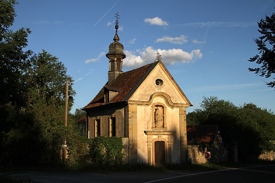 Fayl:Oberhaid-Sandhof-Franz-Xaver-Kapelle-06-2012-gje.jpg