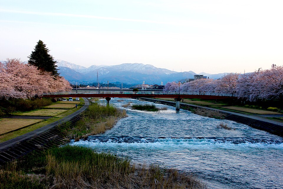 Fayl:Oyabe River.jpg