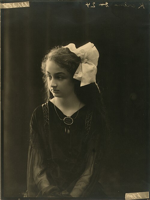 Fayl:Princess Durru Shehvar.jpg