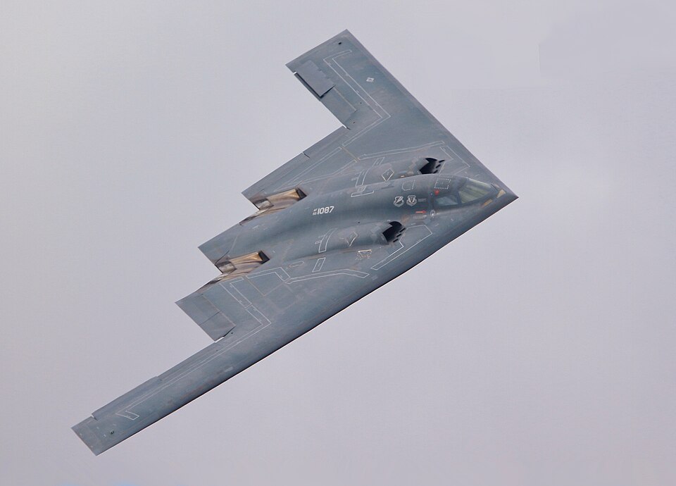 Fayl:USAF B-2 (cropped).jpg