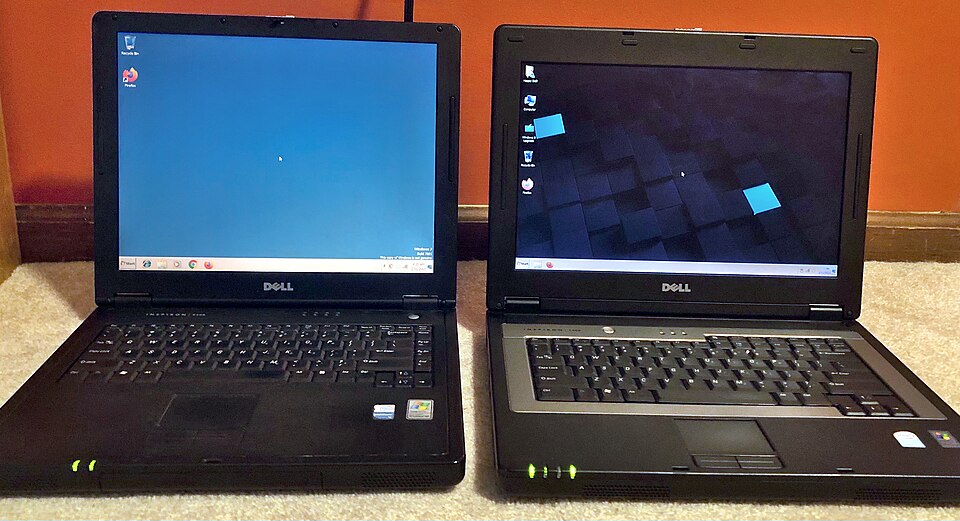 Fayl:Dell Inspiron 2200&1300.jpg