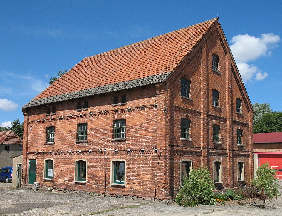 Fayl:Mestlin Speicher.jpg
