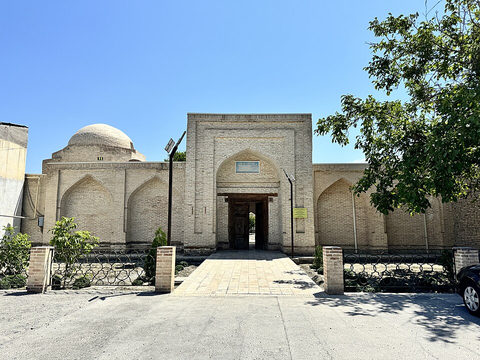 Fayl:Miyon hazrat madrasasi.jpg