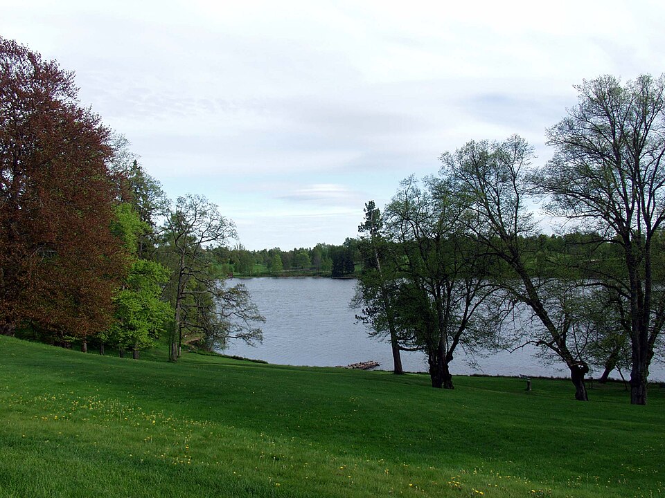 Fayl:Bogstadvannet from Bogstad 27may2005.jpg