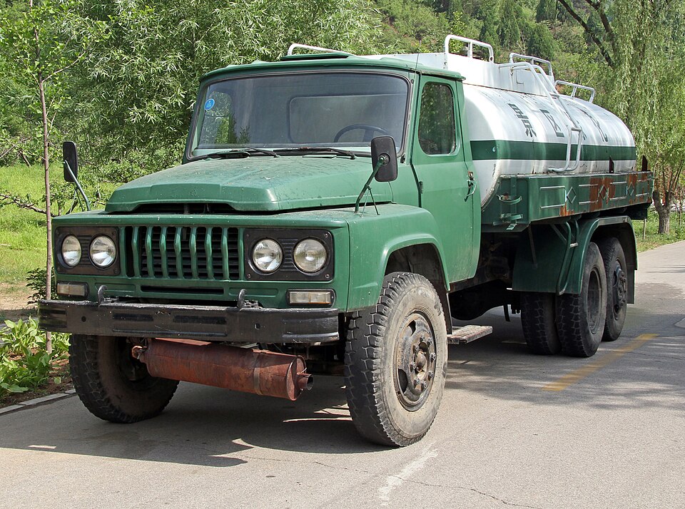 Fayl:Dongfeng EQ155-1 1984-1990.jpg