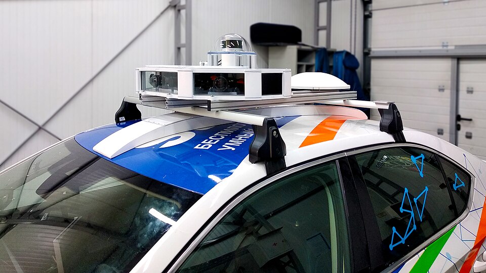 Fayl:Equipment for self-driving car.jpg
