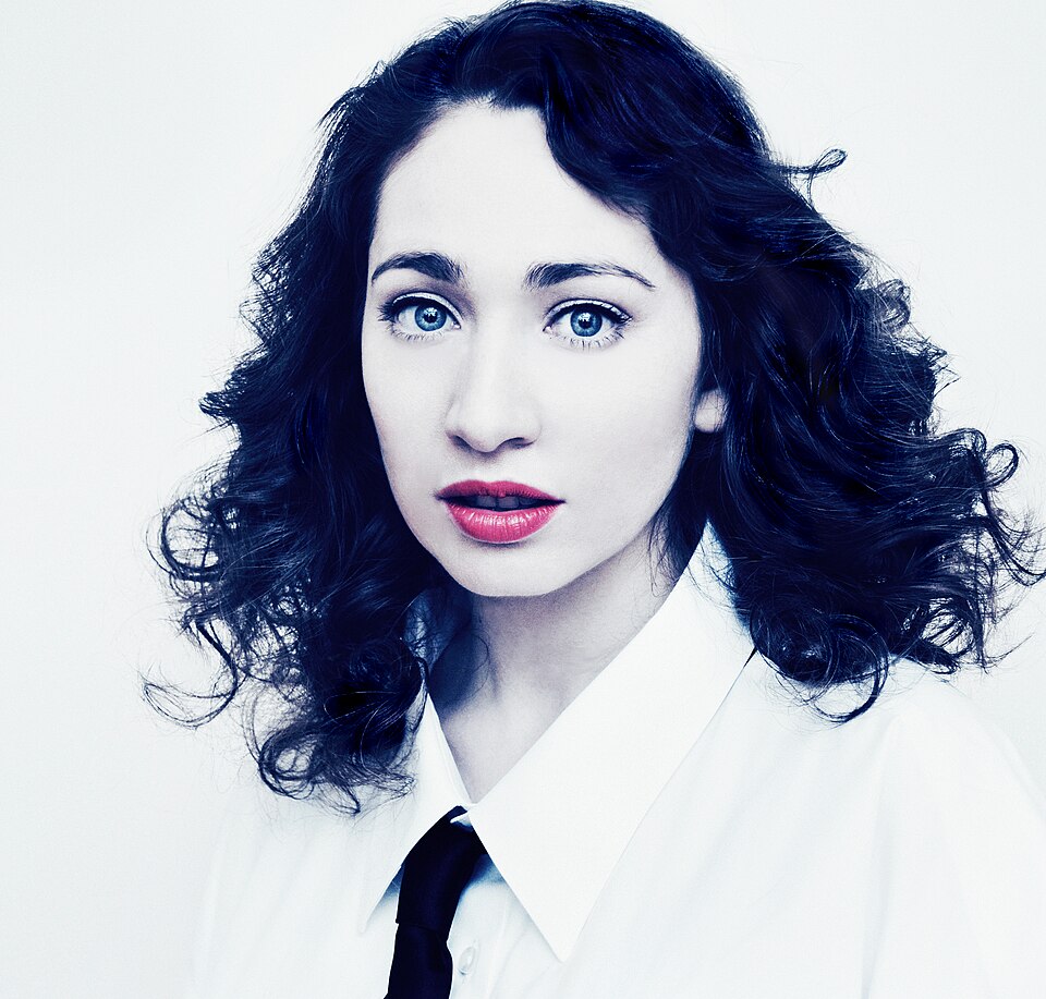 Fayl:Regina Spektor 2012-02-24 001.jpg