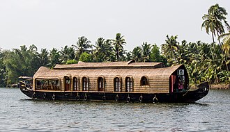 Kerala chekkasidagi uy qayig‘i