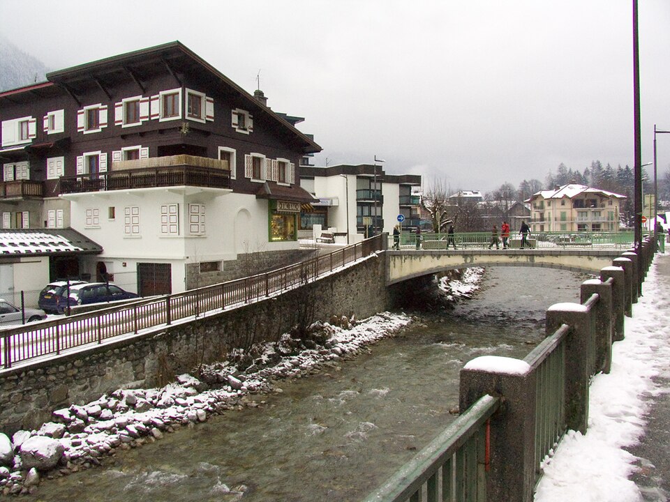 Fayl:Chamonix street 005.jpg