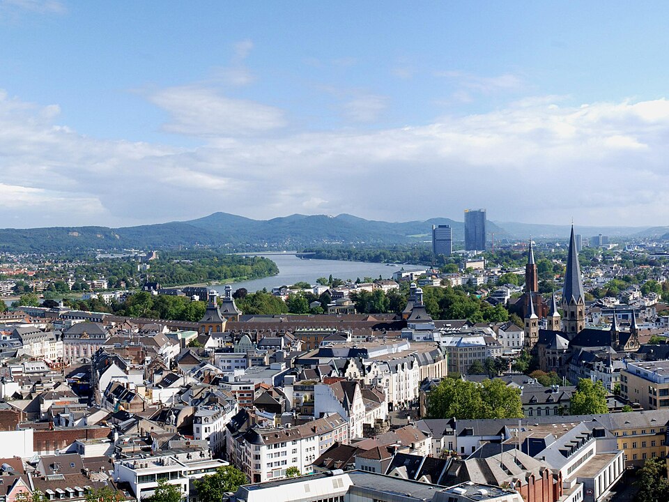 Fayl:General view over bonn (cropped).jpg