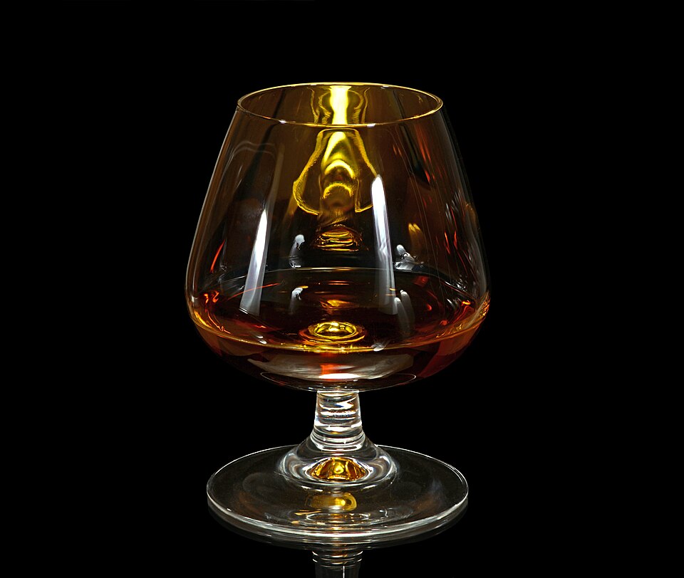 Fayl:Cognac glass.jpg