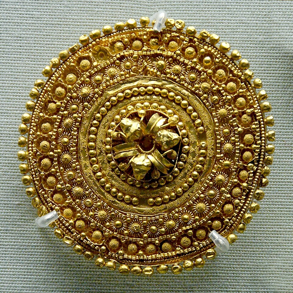 Fayl:Ear-stud BM GR1980.2-1.42.jpg