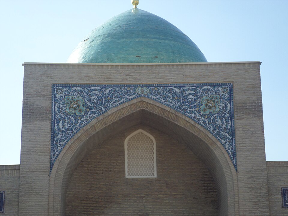 Fayl:Medrese Barakhan 13-25.JPG