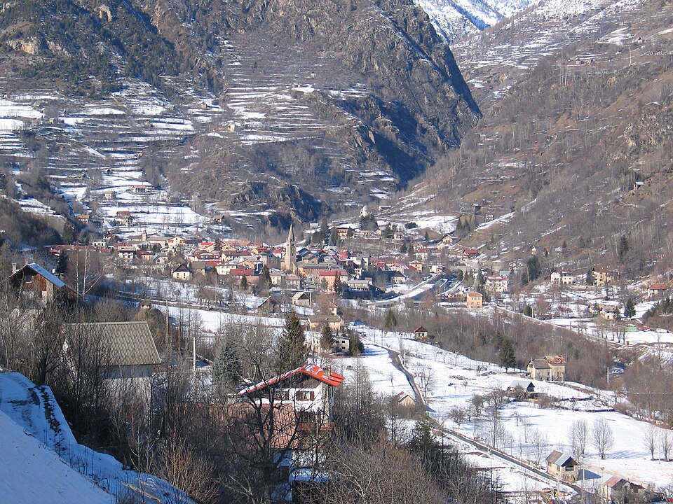 Fayl:Saint Etienne de Tinée.jpg