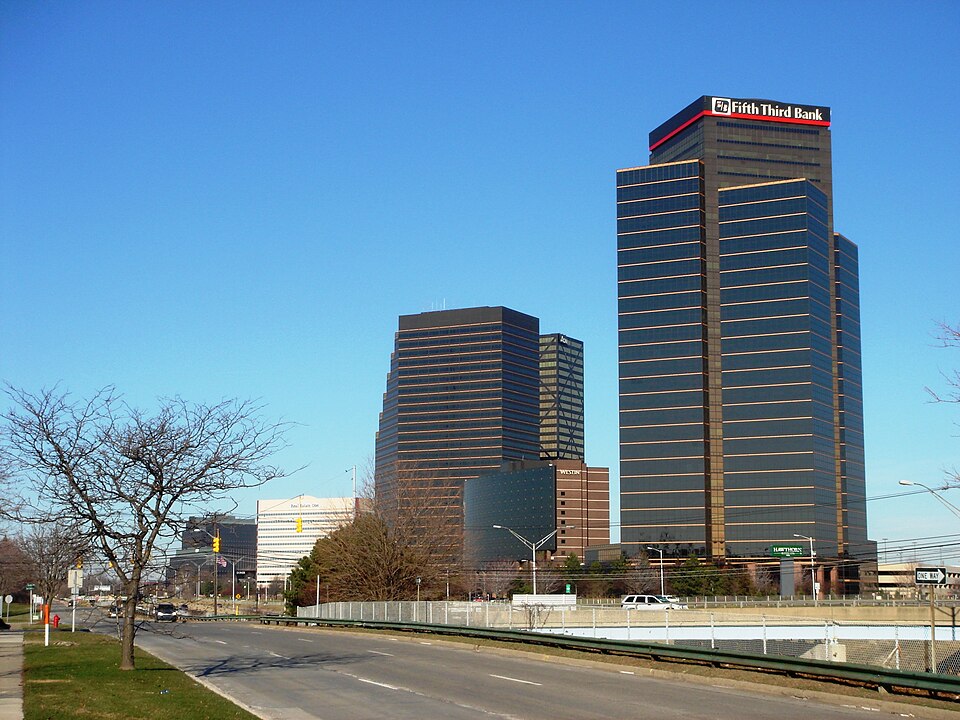 Fayl:Southfield Town Center.jpg
