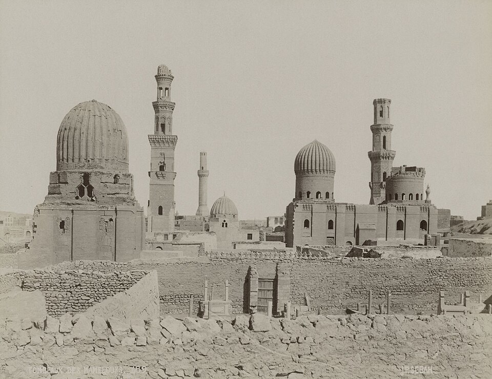 Fayl:Cairo cemetery Pascal Sebah (1823-1886).jpg