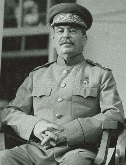 Fayl:CroppedStalin1943.jpg