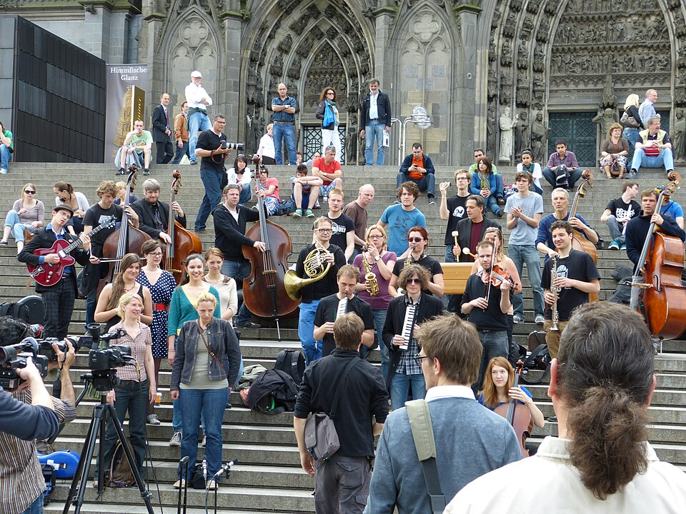 Fayl:Jazz Domplatte Annamarie Ursula P1030974.jpg