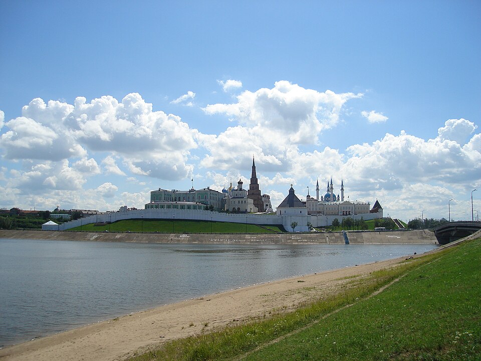 Fayl:Kremlin Qazansu.JPG