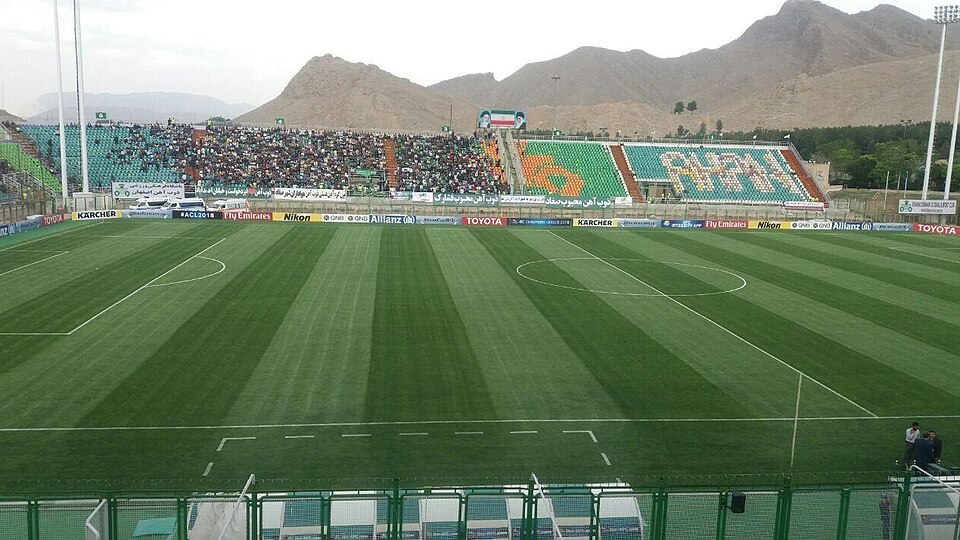 Fayl:Foolad Shahr Stadium.jpg