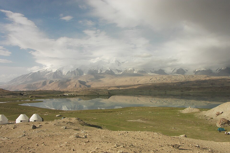 Fayl:Lac Karakul (754379539).jpg