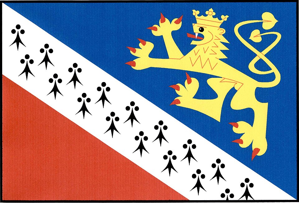 Fayl:Plužná vlajka.jpg