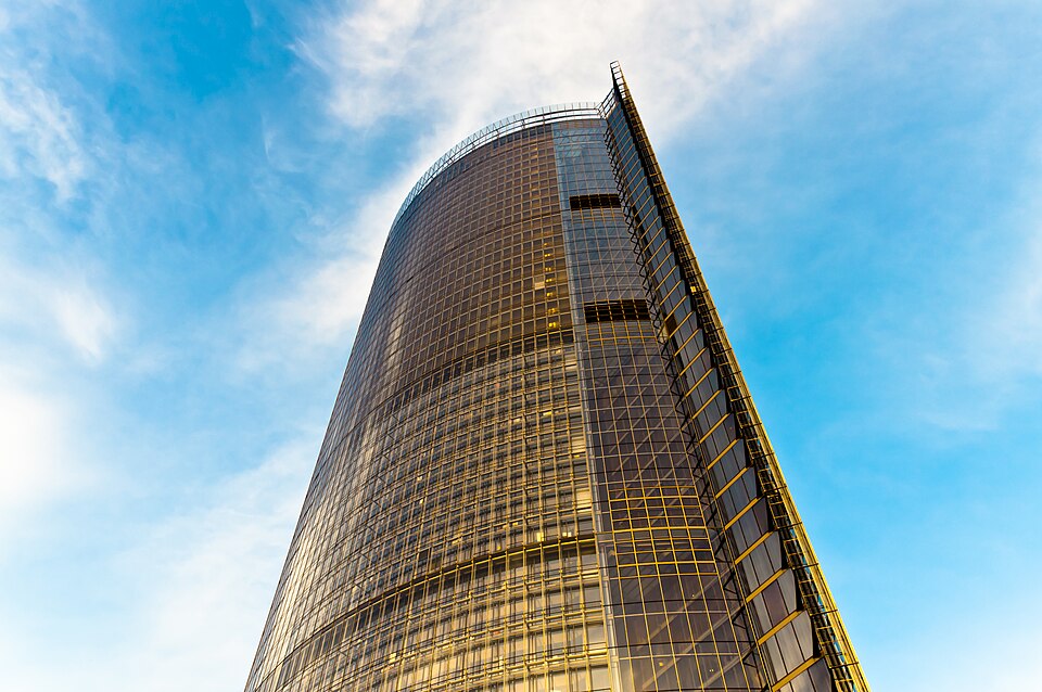 Fayl:Post Tower Bonn sunset.jpg