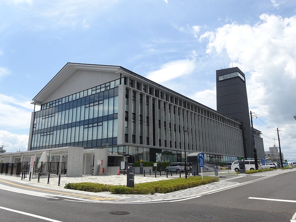 Fayl:Sukagawa City Hall.jpg