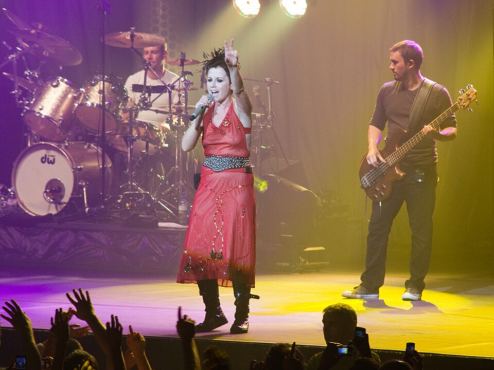 Fayl:The-Cranberries-Paris-31-mai-2010 IMG 7720.jpg